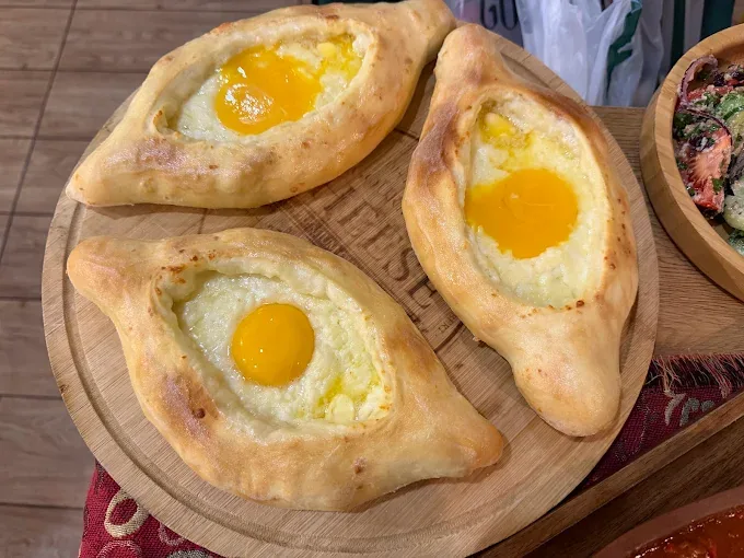 Adjaruli Khachapuri - món đặc trưng tại Ode