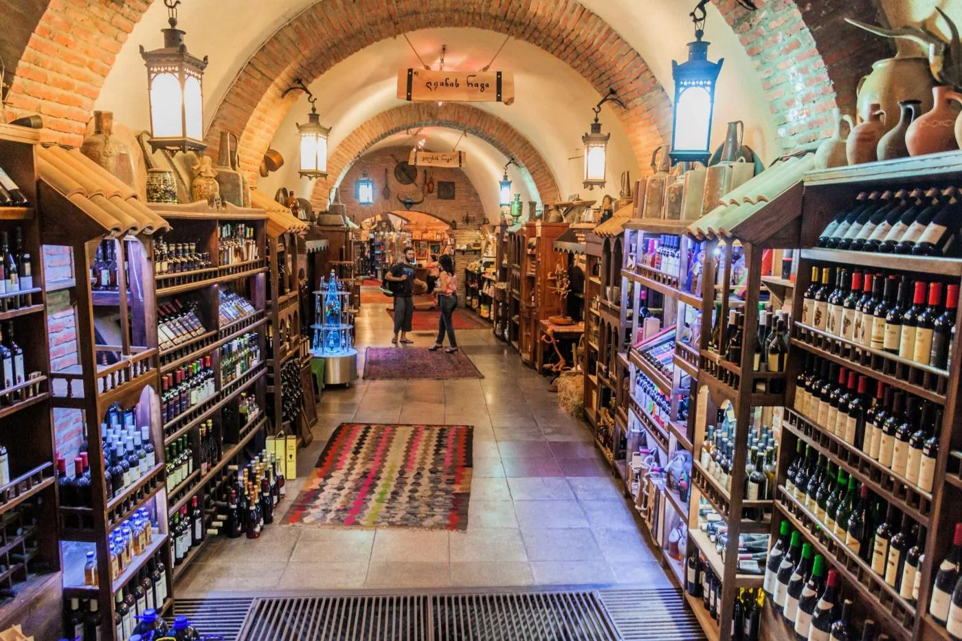 Meidan Bazaar - hầm rượu vang vòm gạch