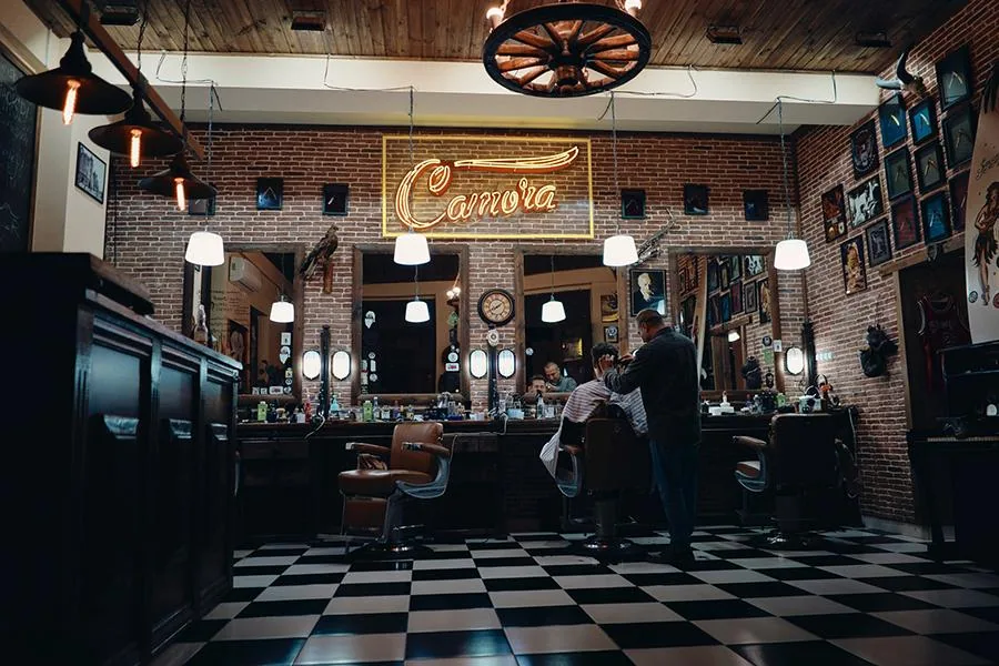 Camora Barbershop - không gian barber cổ điển
